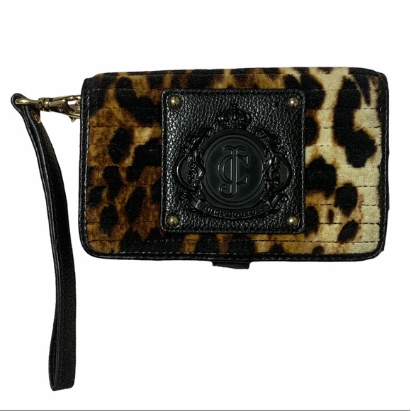 Juicy Couture Handbags - 💗 Moving Sale 💗 Vintage Juicy Couture Cheetah Print Wristlet